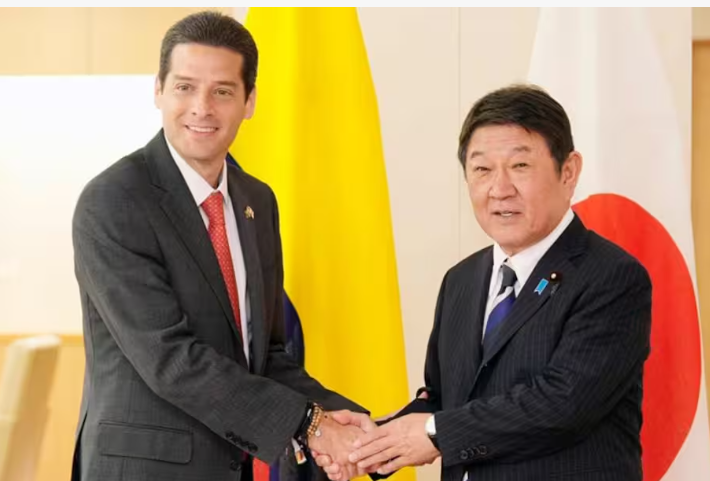 Mauricio Gómez Amín, ministro de Comercio, Industria y Turismo, y Toshimitsu Motegi, ministro de Asuntos Exteriores de Japón.
Foto: Cortesía Mincit